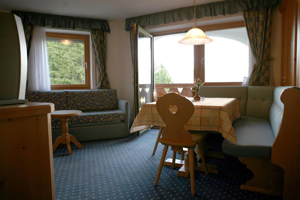 Residence Riposo Colfosco Δωμάτιο φωτογραφία